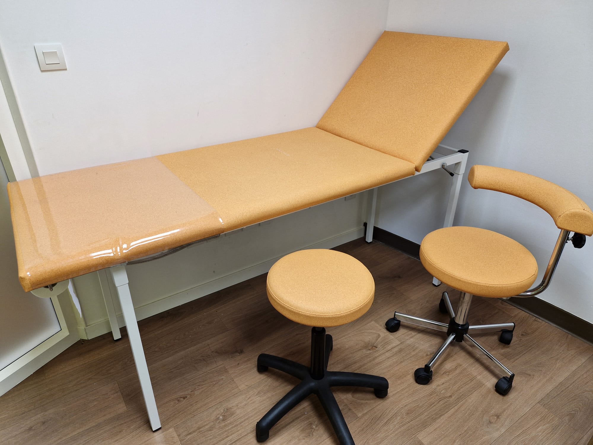 Divan - table d'examen médicale comme neuf – Image 2