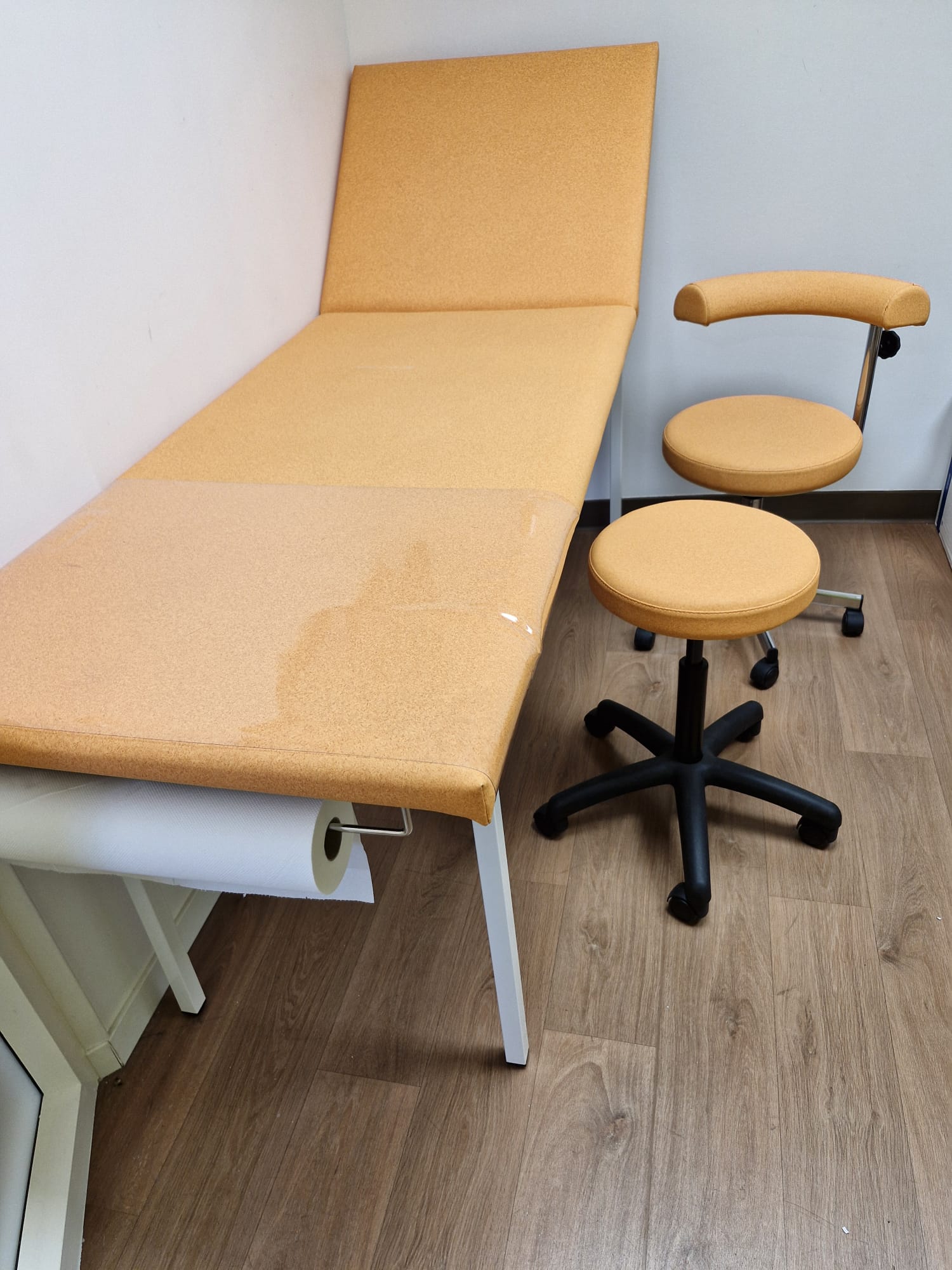 Divan - table d'examen médicale comme neuf