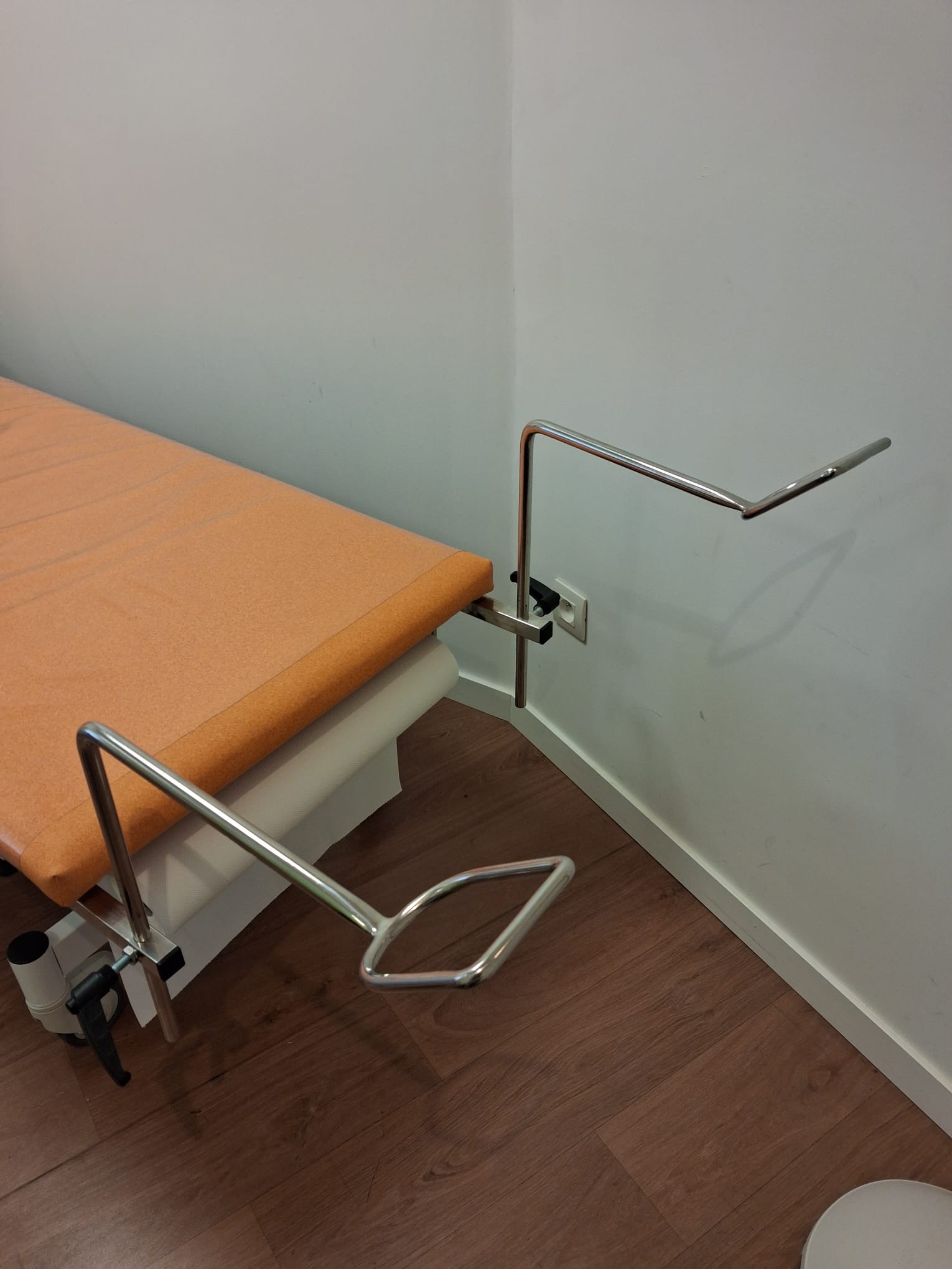 Divan - table d'examen médical électrique comme neuf – Image 4